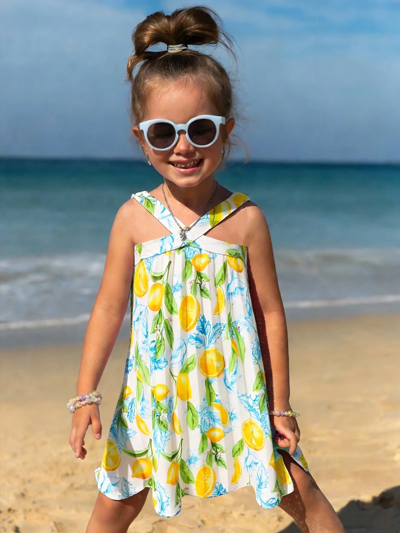 Girls' summer casual vacation style sleeveless tropical floral dress for outdoor play, simple dress